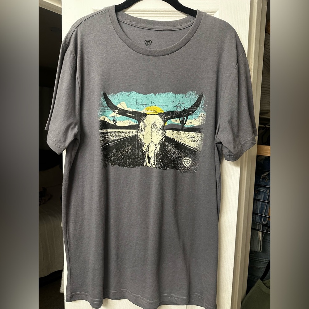 Buckle tshirt